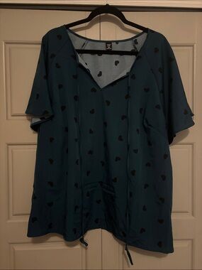 SHEIN Teal Heart Print V-Neck Top